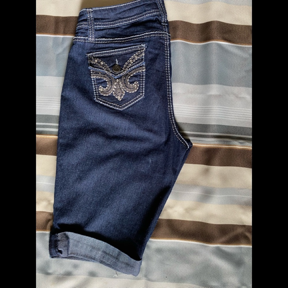 Royalty cropped Capri